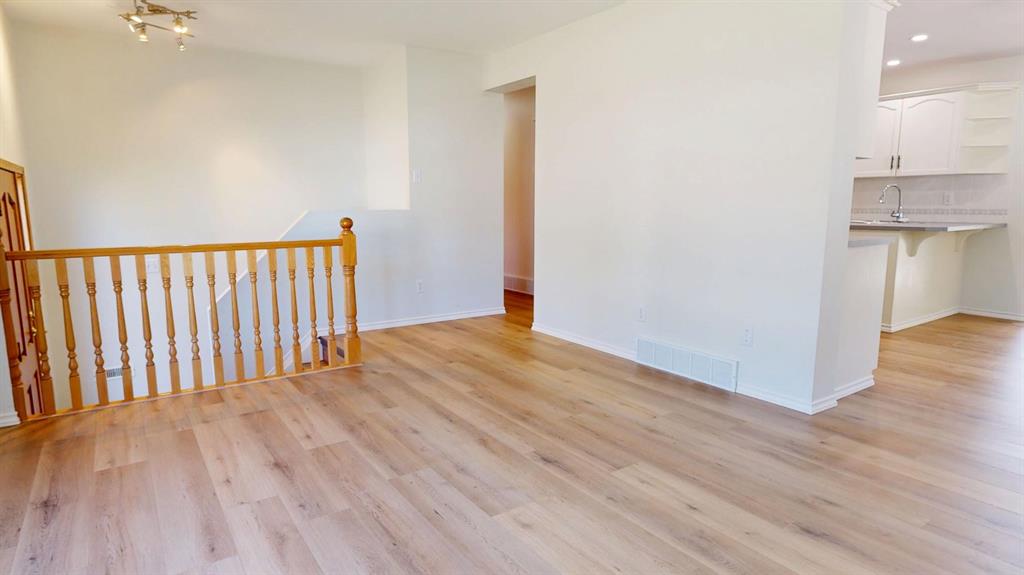 Picture for 53 Collins Crescent SE