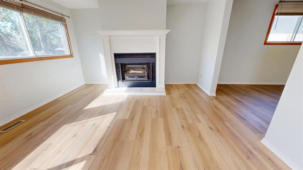 Picture for 53 Collins Crescent SE