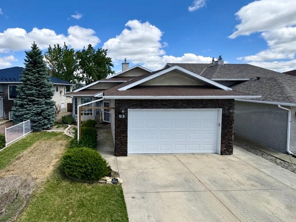 Picture for 93 Heritage Crescent W