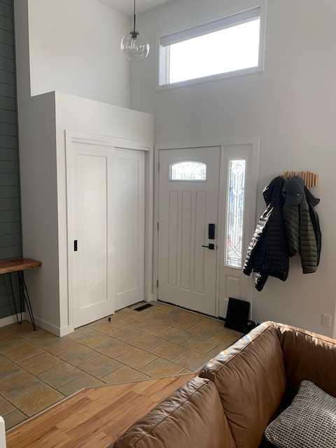 Picture for 47 Blackfoot Road W