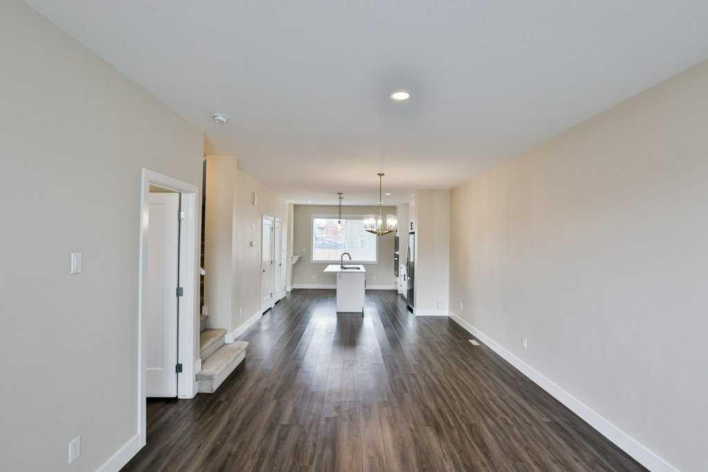 Picture for 267 Grassland Boulevard W