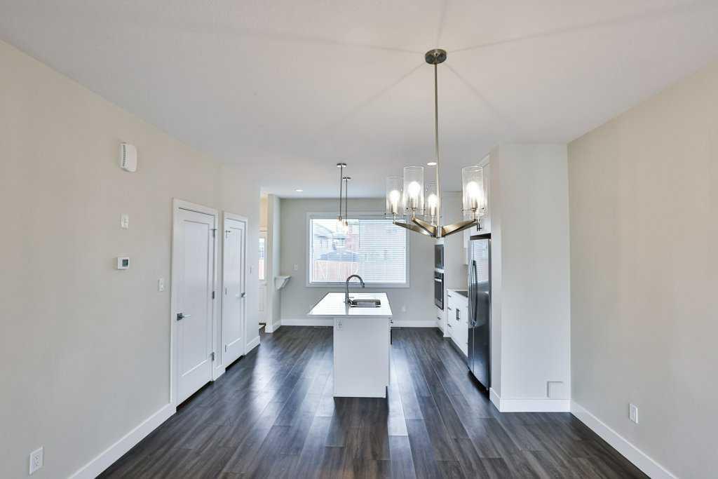 Picture for 267 Grassland Boulevard W