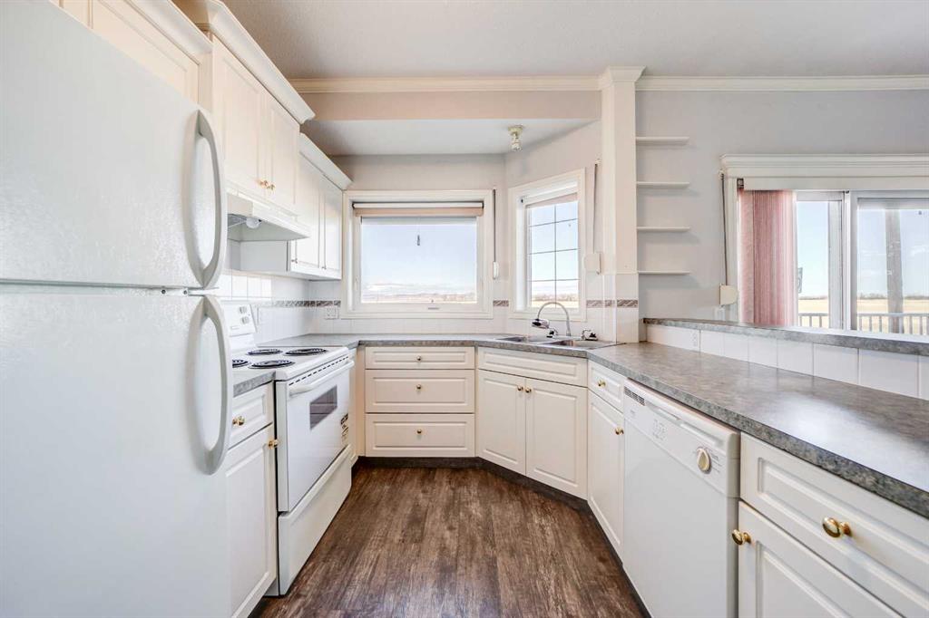 Picture for 103, 6 Skyline Crescent  https://www.cirrealty.ca/reb/ldar/1/A2265771_16.jpg