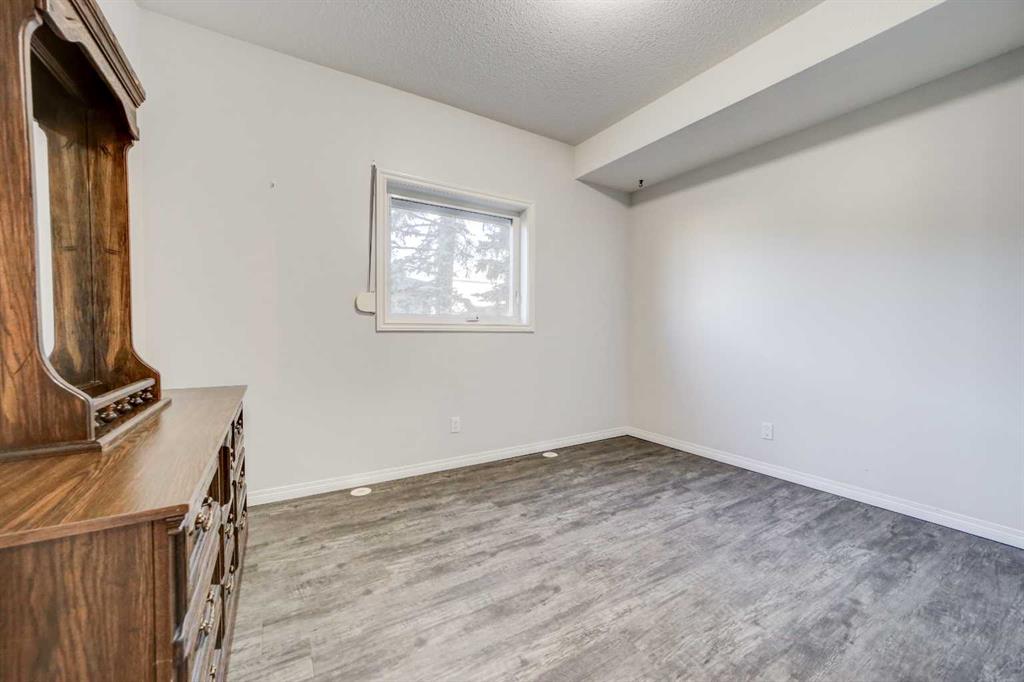 Picture for 103, 6 Skyline Crescent  https://www.cirrealty.ca/reb/ldar/1/A2265771_26.jpg