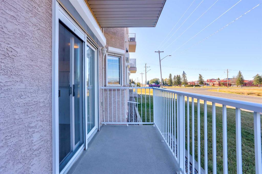 Picture for 103, 6 Skyline Crescent  https://www.cirrealty.ca/reb/ldar/1/A2265771_29.jpg