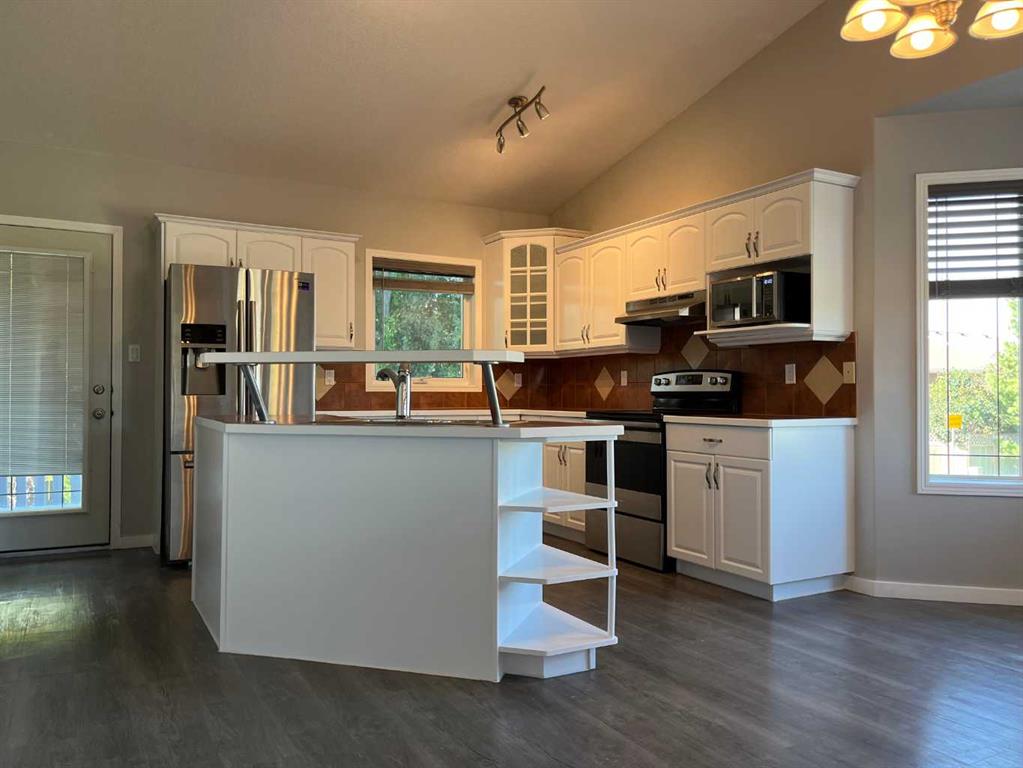 Picture for 234 Chilcotin Road W