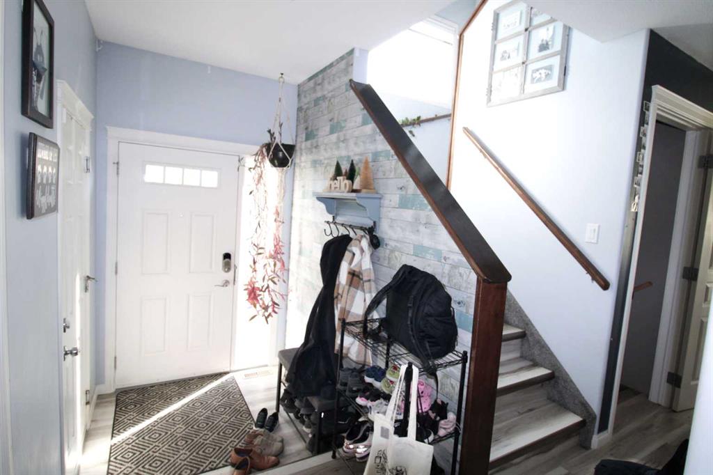 Picture for 701 Silkstone Close W