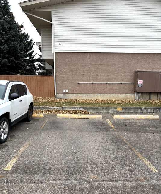 Picture for 33, 1915 18 Avenue N