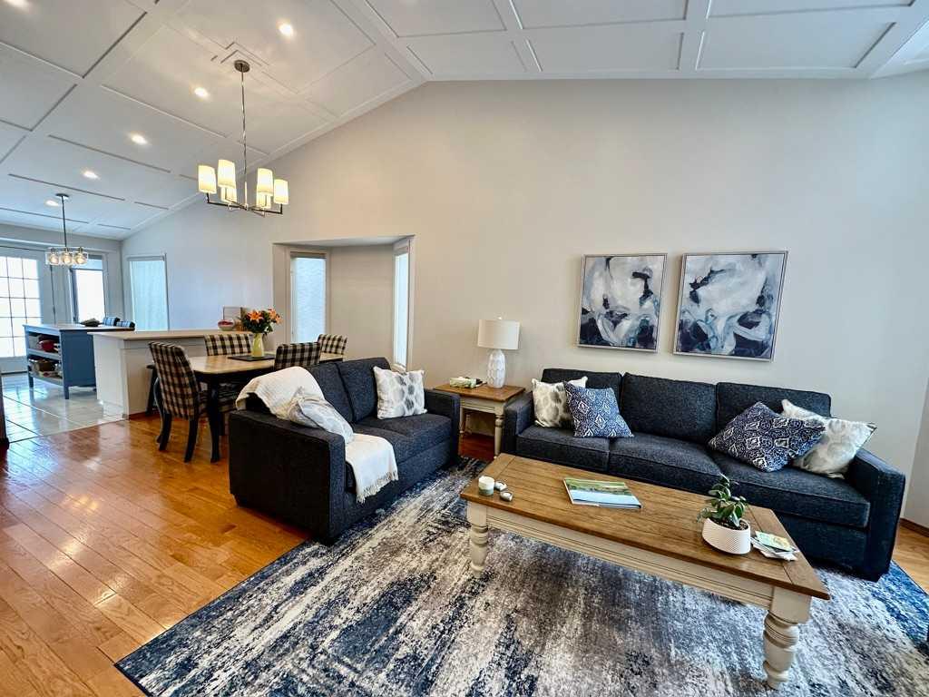 Picture for 211 Canyon Boulevard W