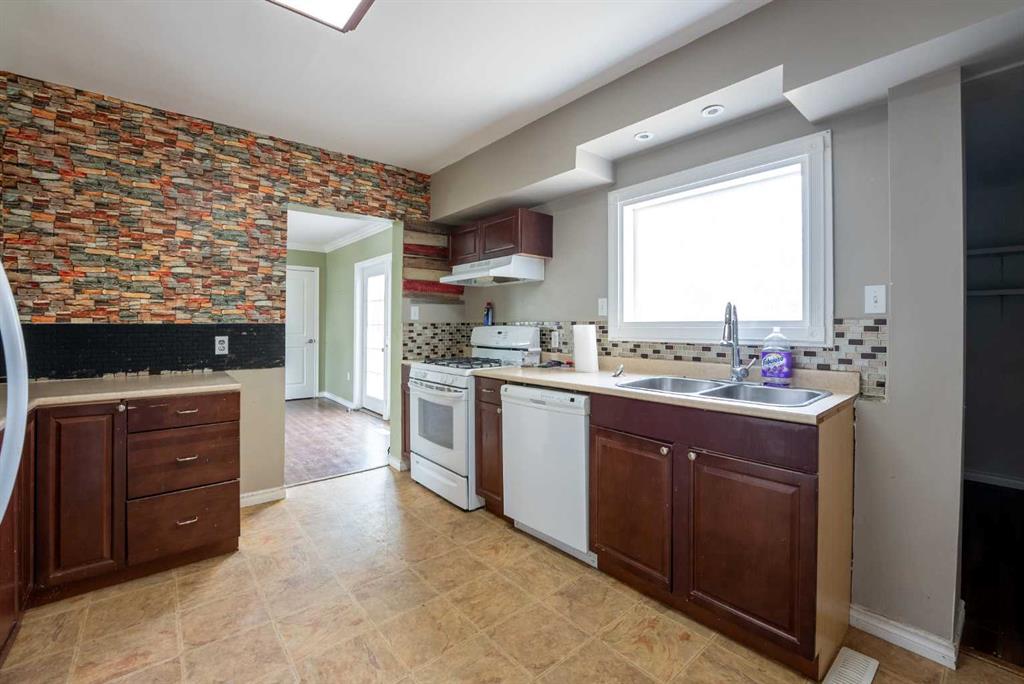 Picture for 4936 50 Avenue 