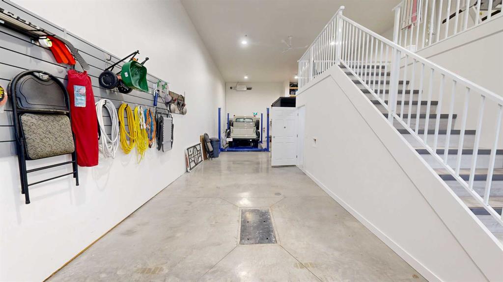 Picture for 5, 3954 30 Street N