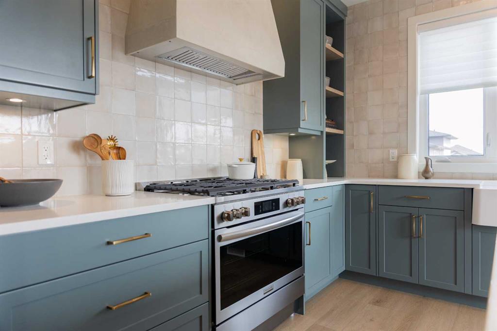 Picture for 552 Riverhills Way W