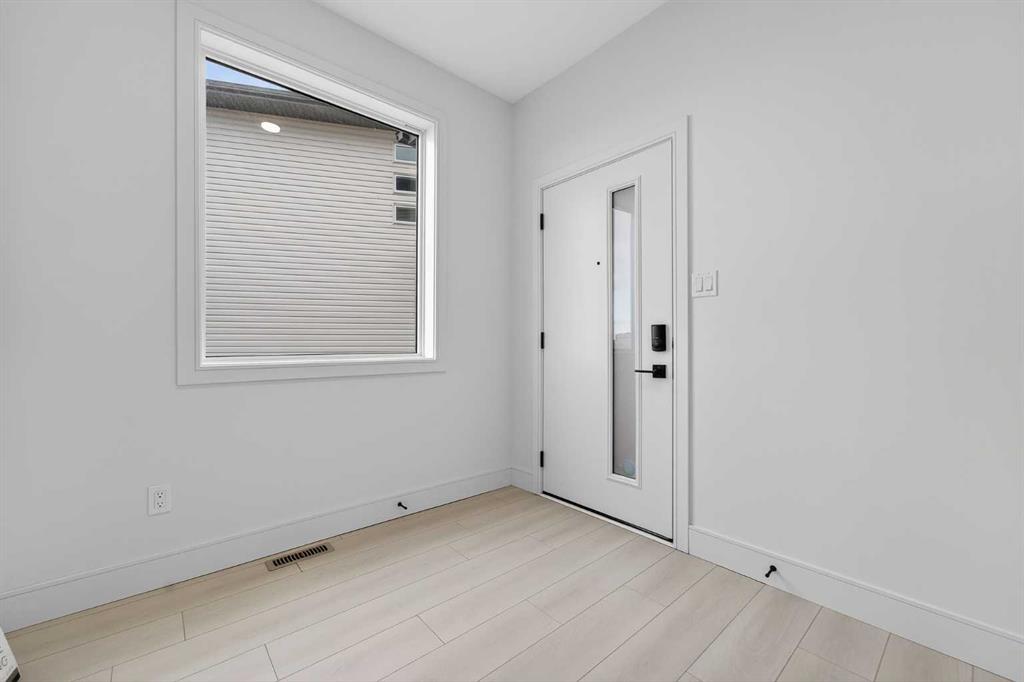 Picture for 241 Blackwolf Place N