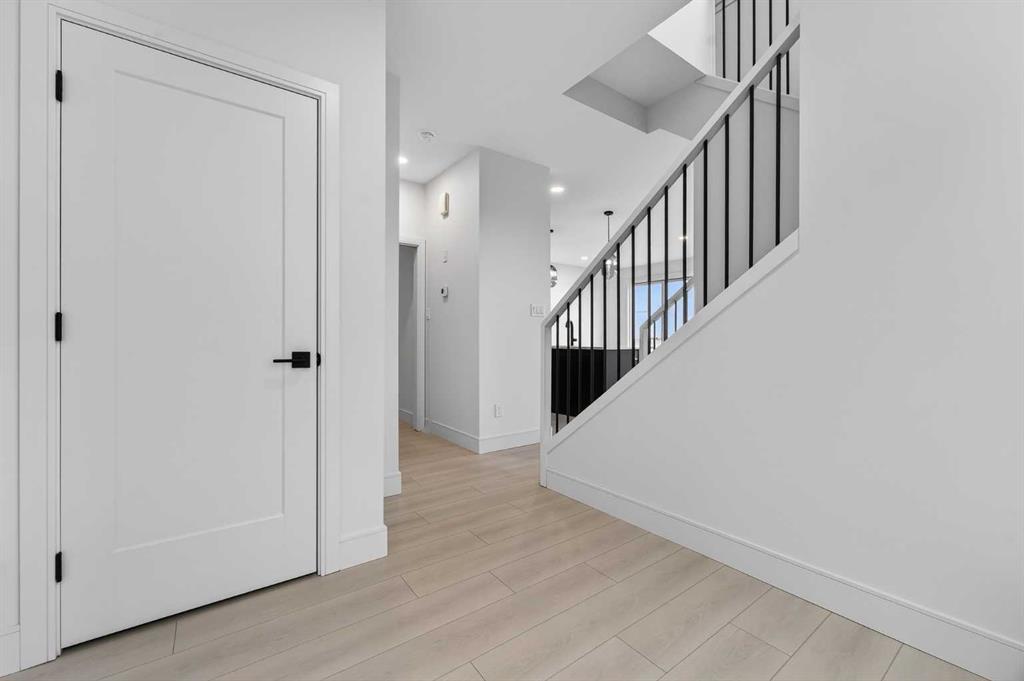 Picture for 241 Blackwolf Place N