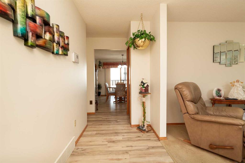 Picture for 83 Elm Crescent S