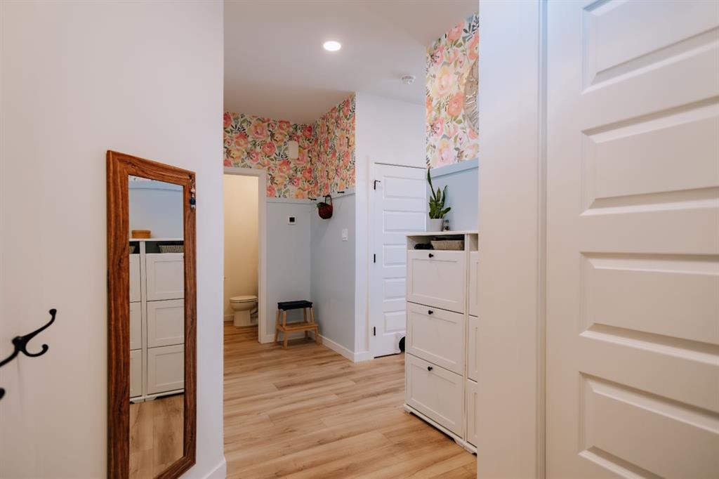 Picture for 209 Blackwolf Place N