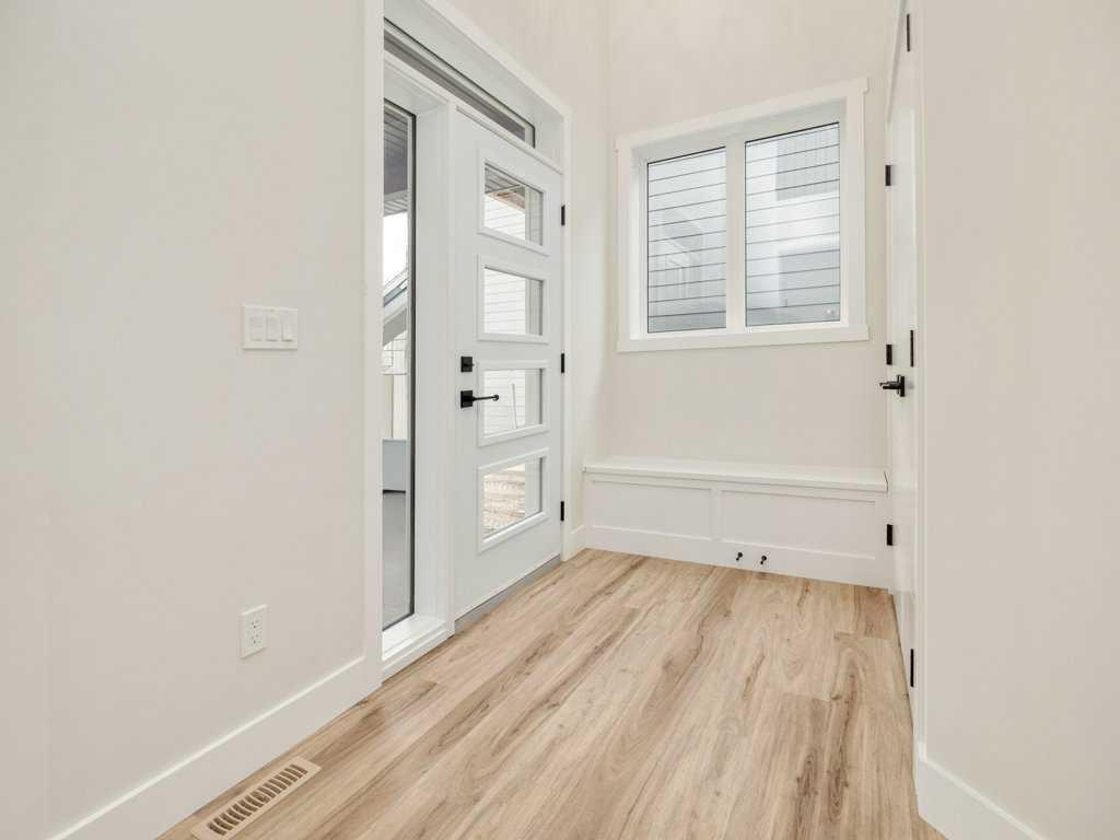 Picture for 4517 40 Avenue S