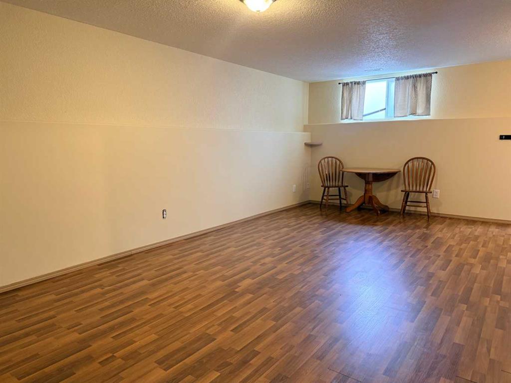 Picture for 300 Tartan Circle W