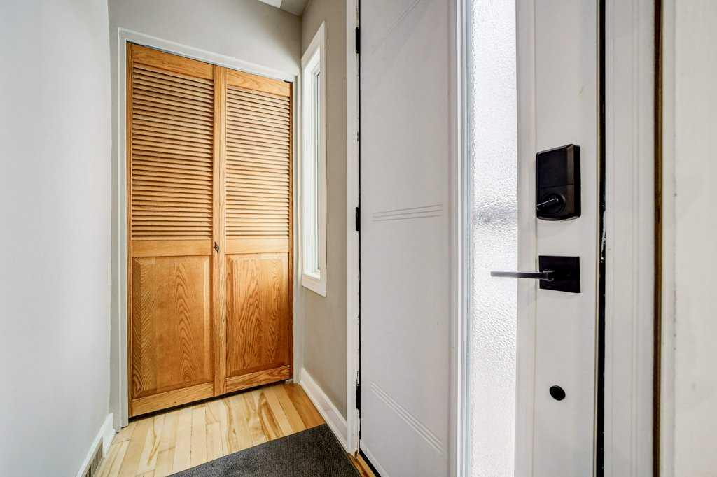 Picture for 1112 17 Street S