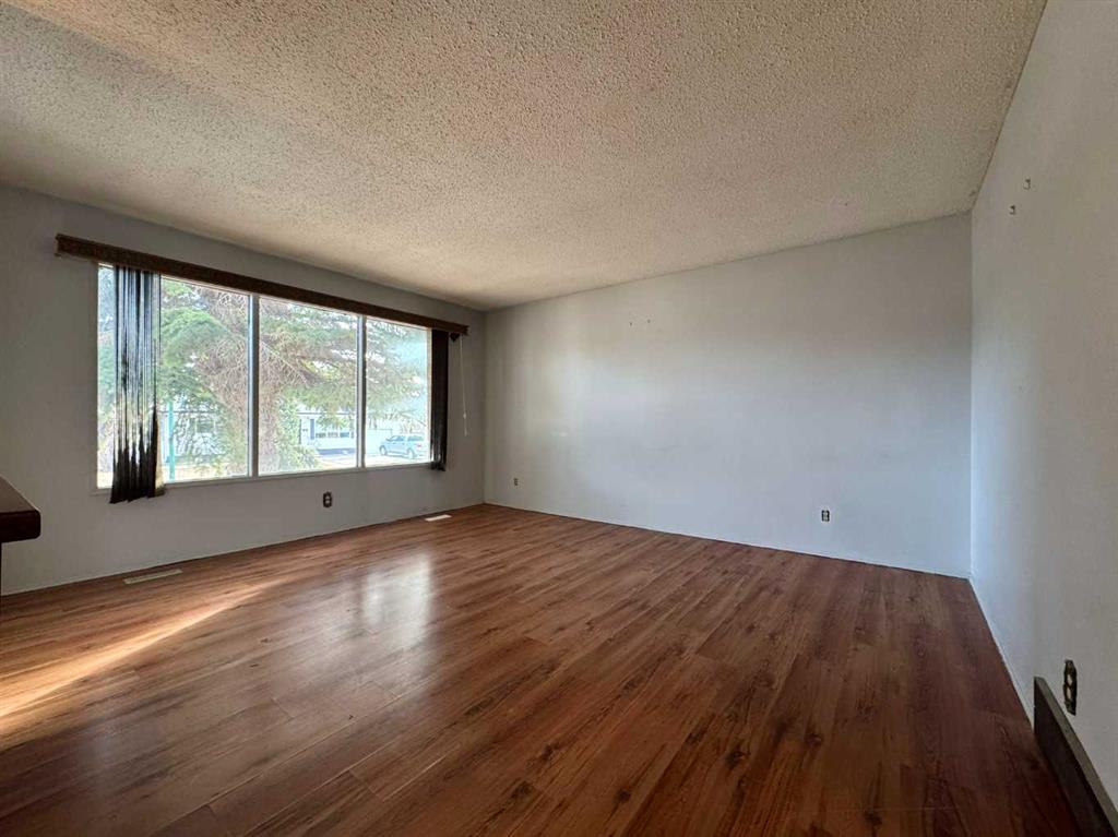 Picture for 1251 St Catherine Road N