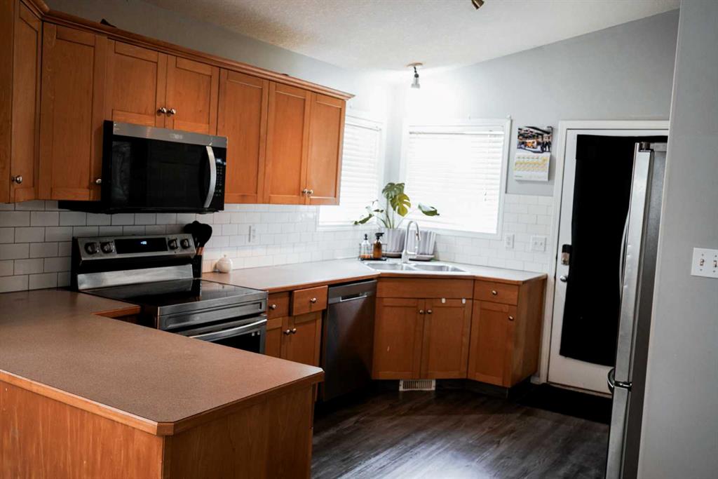 Picture for 149 Peigan Court W