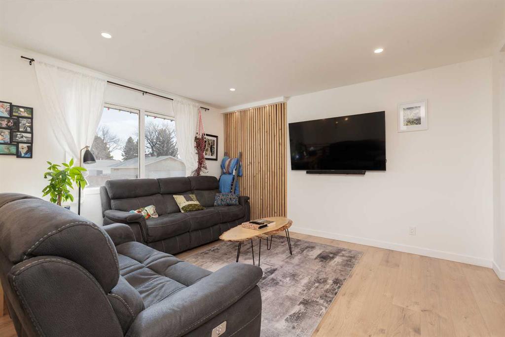 Picture for 2414 14 Street N