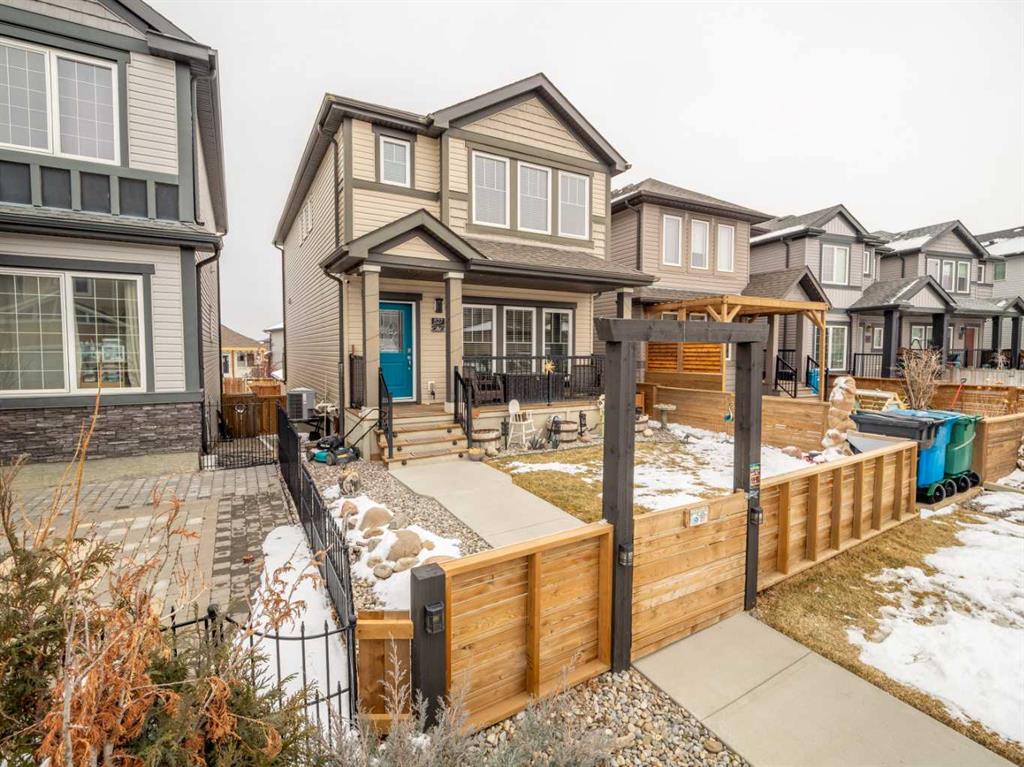 Picture for 527 Moonlight Lane W