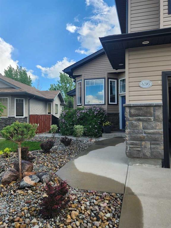 Picture for 436 Mt Sunburst Crescent W