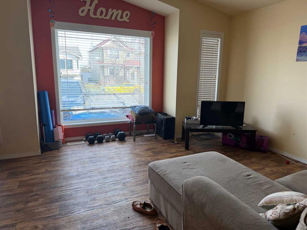 Picture for 70 Peigan Court W