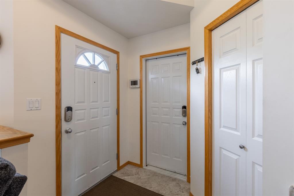 Picture for 389 Kodiak Boulevard N