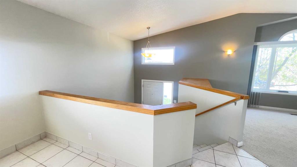 Picture for 34 Blackfoot Road W