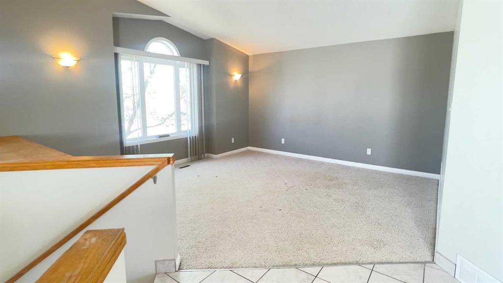 Picture for 34 Blackfoot Road W