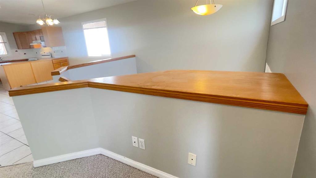 Picture for 34 Blackfoot Road W