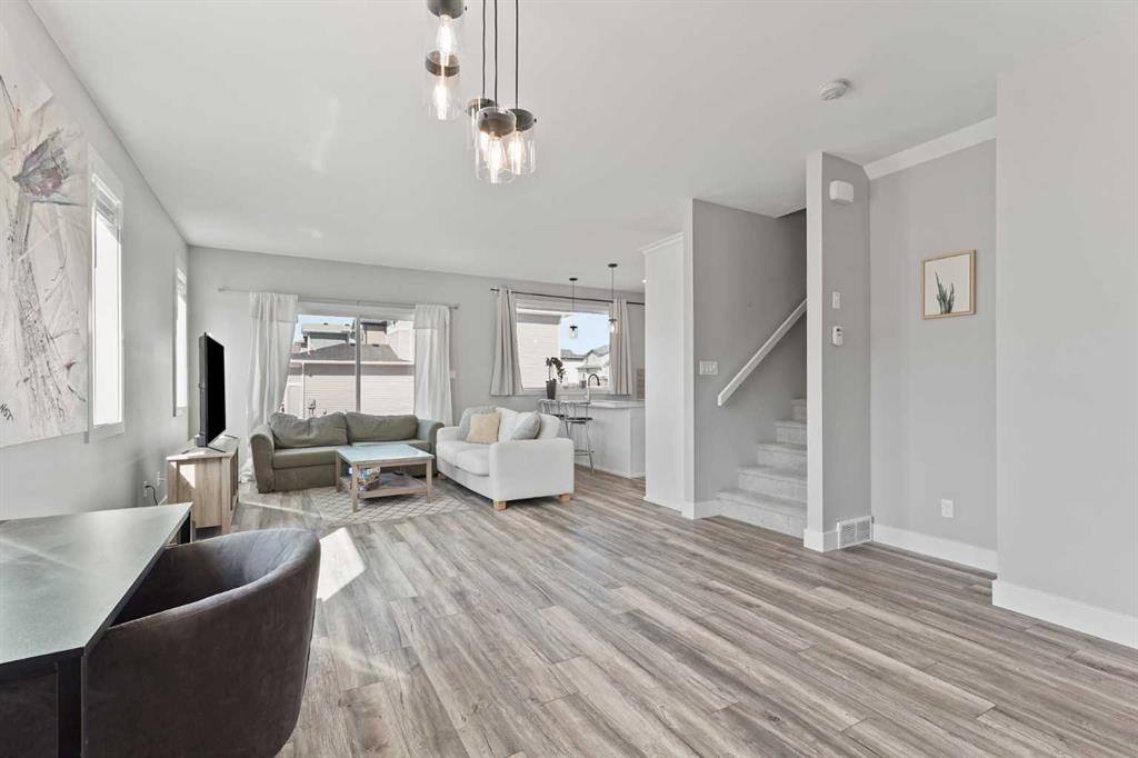 Picture for 2 Miners Road W