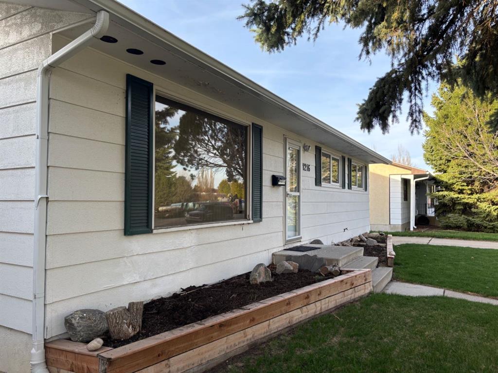 Picture for 1216 Lakemount Boulevard S