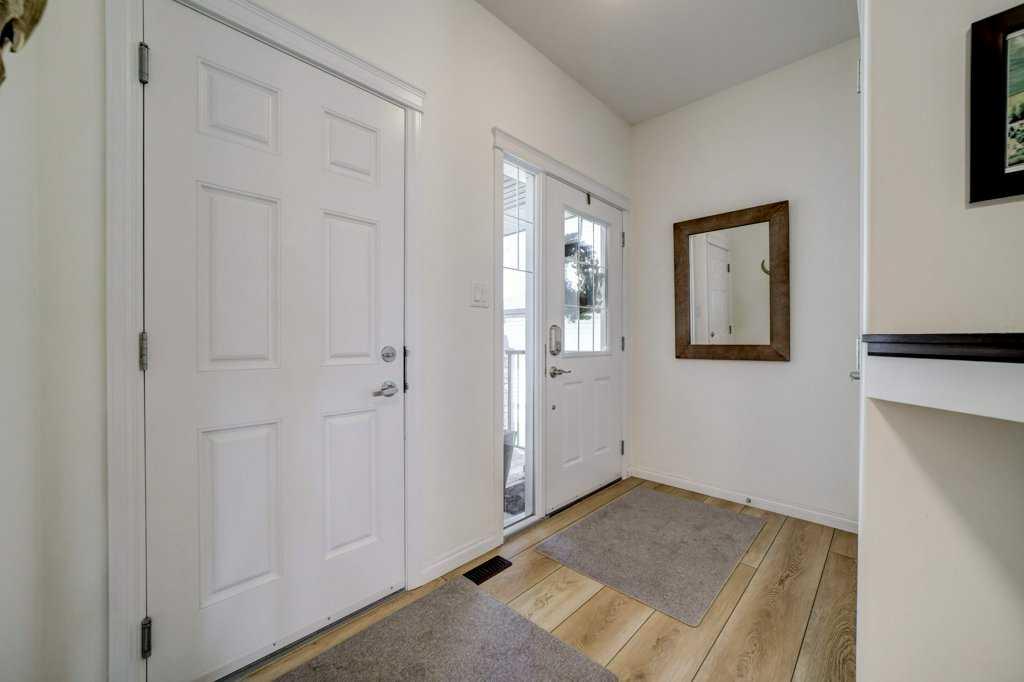 Picture for 286 Twinriver Road W