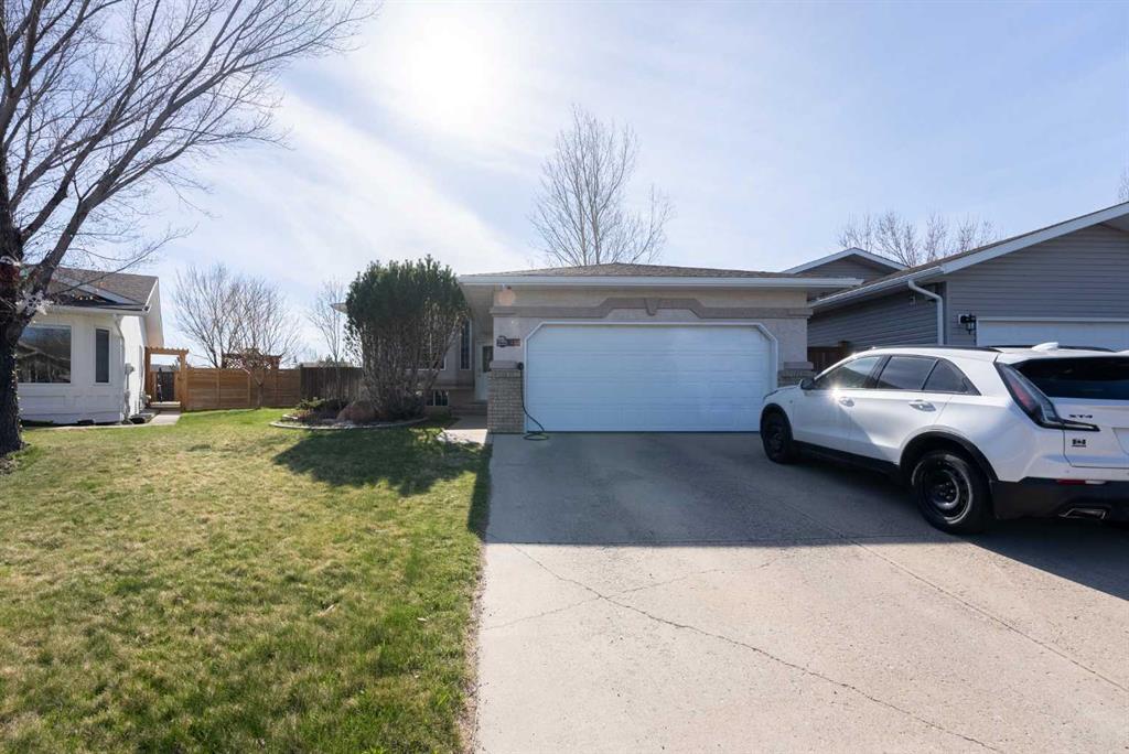 Picture for 152 Mt Rundle Road W