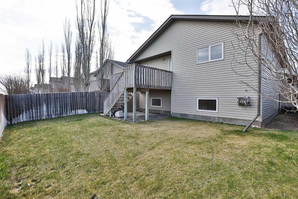 Picture for 404 Lynx Crescent N