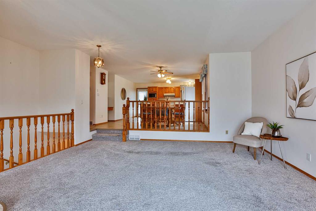 Picture for 11 Cougar Road N