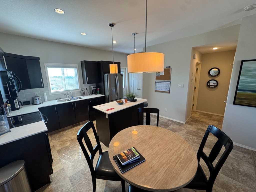 Picture for 183 Lynx Road N