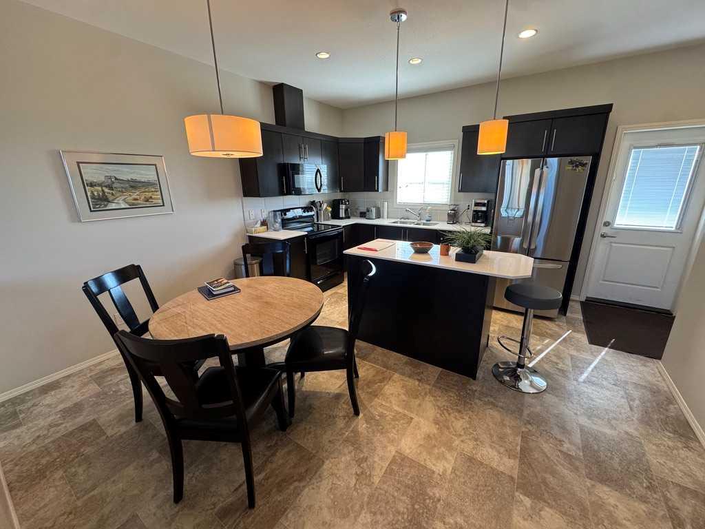 Picture for 183 Lynx Road N