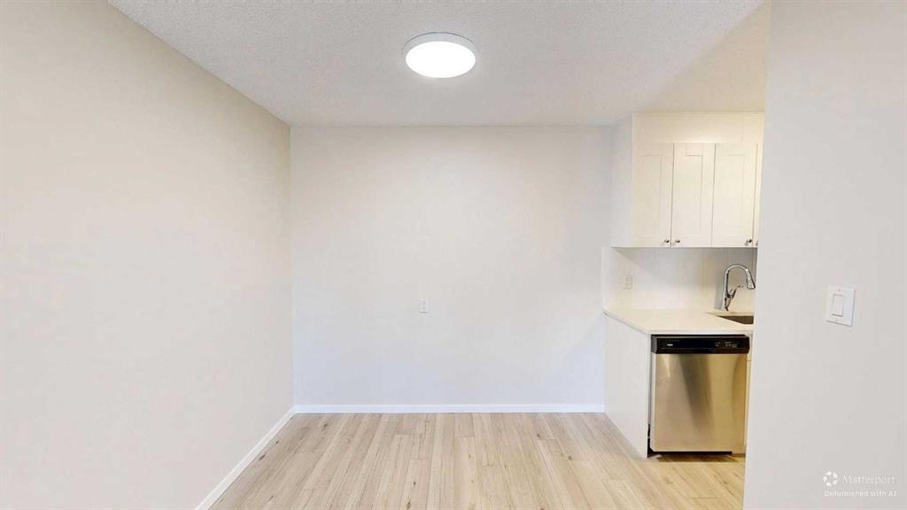 Picture for 202, 405 Columbia Boulevard W