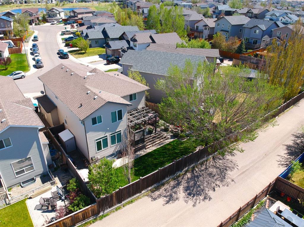 Picture for 230 Firelight Crescent W