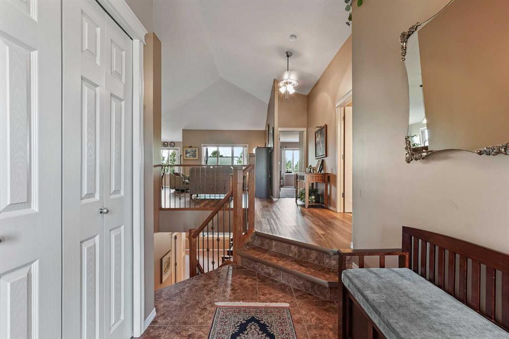 Picture for 605 Sunridge Crescent W
