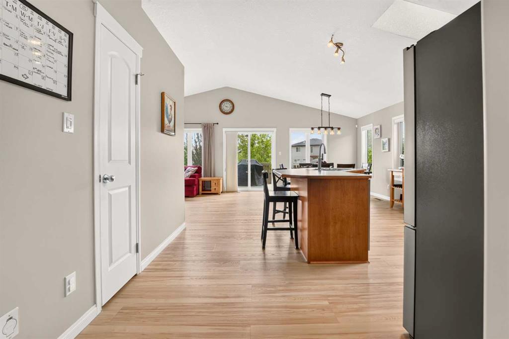 Picture for 382 Heritage Boulevard W