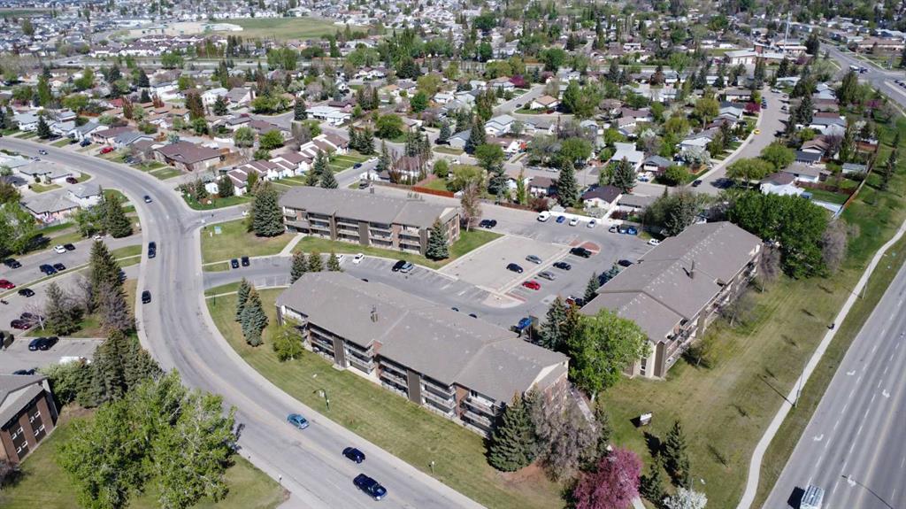 Picture for 102, 401 Columbia Boulevard W