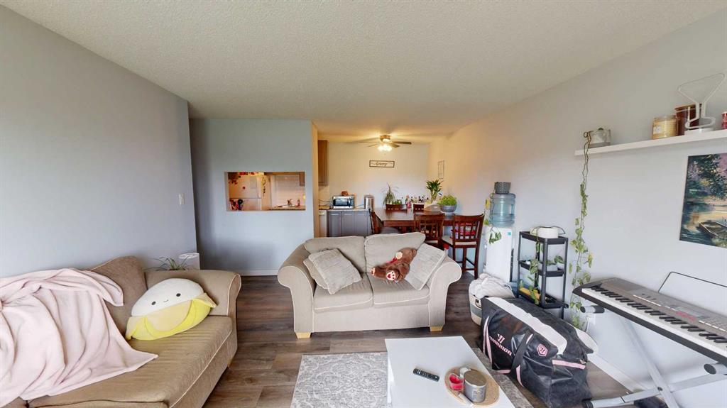 Picture for 102, 401 Columbia Boulevard W