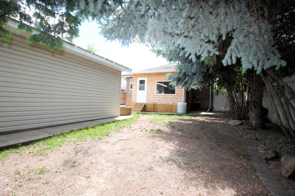 Picture for 819 9 Avenue S