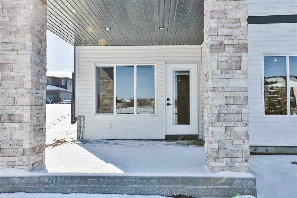 Picture for 553 Malahat Green W