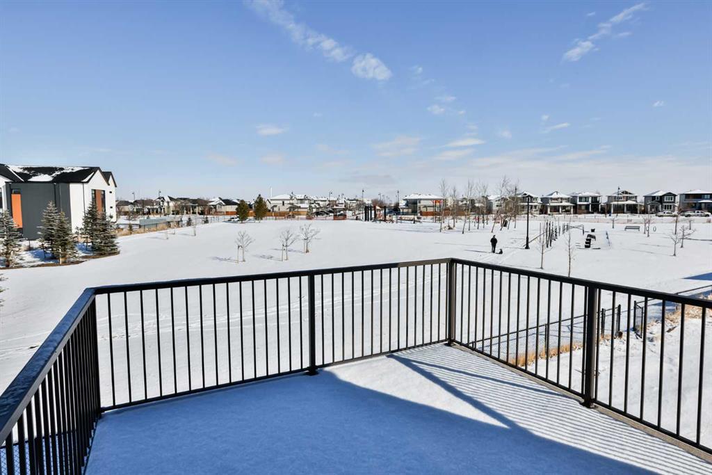 Picture for 553 Malahat Green W